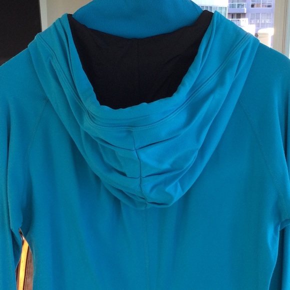 Lululemon classic in stride long jacket - Picture 6 of 10